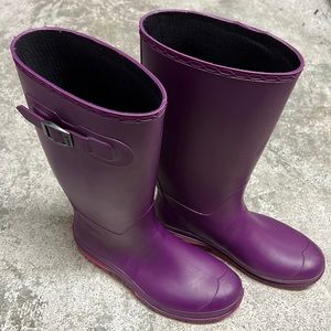 Purple Kamik womens rain boot.